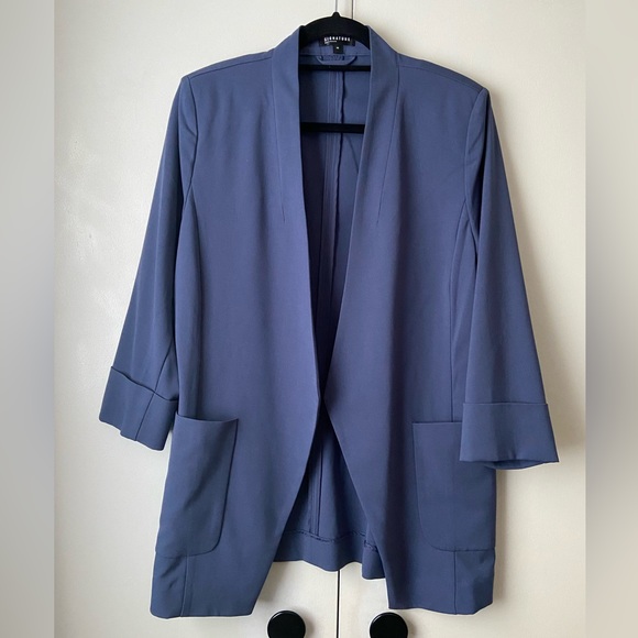 Like-New Reitmans Signature Blazer - Picture 4 of 5